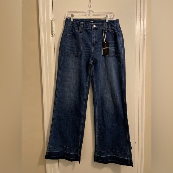 Flamingals NWT Wide Leg Patch Pocket Jean Size Medium - Picture 1 of 16